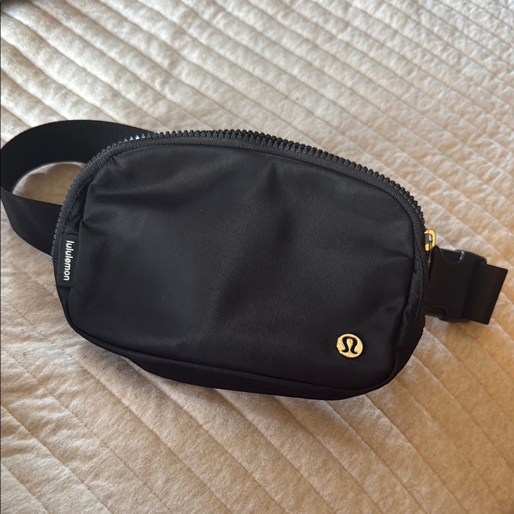 lululemon athletica Black Belt Bag